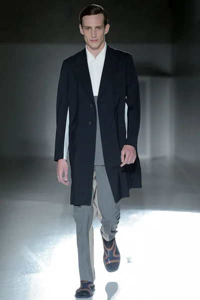 Look 37